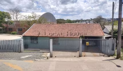 Duas Casas com Amplo Terreno à Venda na Barreirinha – Curitiba