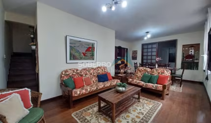 Casa 3 Quartos em Condomínio com Piscina e Lazer, Alto, Teresópolis, RJ