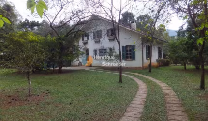 Casa 4 quartos (1 Suíte) em Condomínio com Lago, Quebra-Frascos, Teresópolis, RJ
