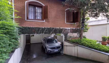Venda de casa  em Santana, com 6 dormitórios , 2 suítes , 4 banheiros e 3 vagas de garagem.