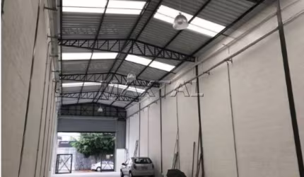 Galpão com 200m² de área livre na região da Casa Verde, altura de 6m. 3 vagas.