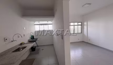 Apartamento à venda em Santana todo reformado, com 1 dormitório, 1 sala, cozinha e 1 vaga .