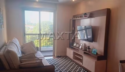 Apartamento a 4 minutos do Santana Parque Shopping, com 3 dormitórios e 2 banheiros.