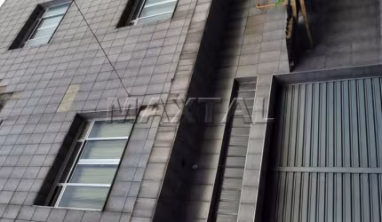 Prédio Comercial de 3 andares, 1.138m² de  área útil com 8 banheiros, 2 salas e 2 vagas de garagem