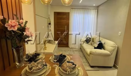 Apartamento 2 dormitórios,  1 banheiro, 1 sala, 1 vaga e quintal  37m², no bairro Chora Menino.