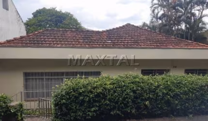 Casa Térrea no Horto com 540m², com 4 dormitórios, 1 sala, 2 Banheiros e 3 Vagas.