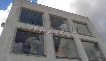 Prédio comercial 5.213m², 2 andares , salões amplos , localizado próximo a estação de metrô Santana.