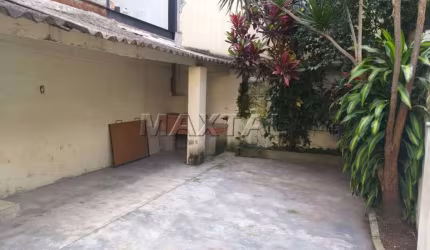 Casa a venda, com 2 dormitórios, 2 banheiros, quintal, 120m² na Barra Funda