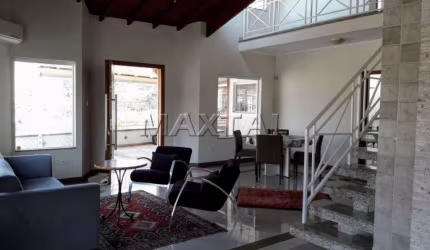 Sobrado 300m², com 4 dormitórios, 2 suítes, closet, hidro massagem, e 4 vagas - Jardim Tremembé