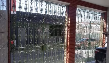 Sobrado à venda no Parque São Lucas, com 3 dormitórios sendo uma suíte e 3 vagas.