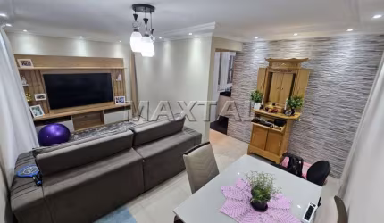 Sobrado 121,10m², 3 dormitórios,1 suíte, 2 vagas, churrasqueira, super conservada.