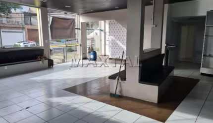Prédio comercial na Água Fria com 470m²,  3 andares, 3 salões, 6 banheiros e 3 vagas, na Água Fria.