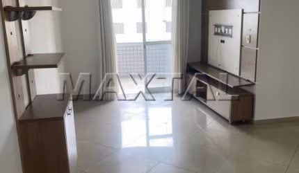 Apartamento à venda, com 2 dormitórios, sendo um 1 suíte, amplo closet e 2 vagas.