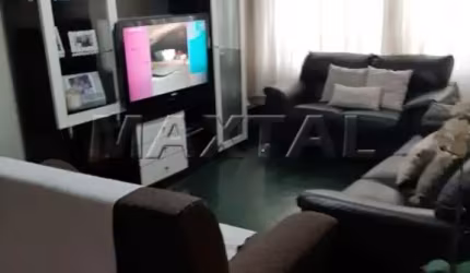 Casa na Zona Norte, no Bairro Vila Isolina Mazzei, com 4 dormitórios, sendo 1 suíte, e 3 vagas.