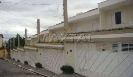 Sobrado à venda com 2 suítes, 2 vagas e churrasqueira. Vila Nova Mazzei, próximo a Imbiras.