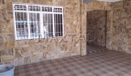 Sobrado à venda, de 3 dormitórios sendo 1 suíte, sala ,cozinha, entrada lateral e 2 vagas.