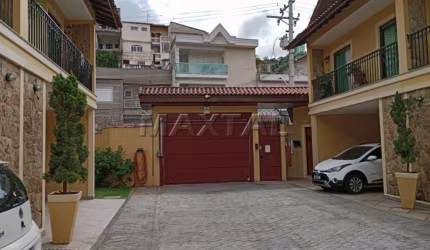Casa de  Condomínio  84m², com 3 dormitórios e 2 vagas - Horto Florestal