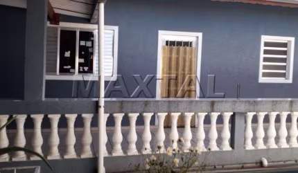 Sobrado à venda em Guarulhos de 175m², com 5 quartos, 1 suite e vaga de garagem.
