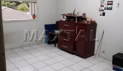 Sobrado à venda em Santana com 3 dormitórios, 2 banheiros e 2 vagas de garagem.
