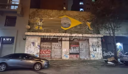 Prédio Comercial para alugar na Santa Efigênia. Com 750 m², 10 banheiros e 2 salas.