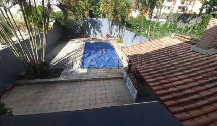 Casa Assobradada  com 350m²,  Piscina  3 Quartos  1 Suite de 4 a 5 vagas