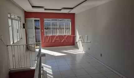 Conjunto comercial, sobreloja 120m² com 5 salas, cozinha, banheiro e terraço.