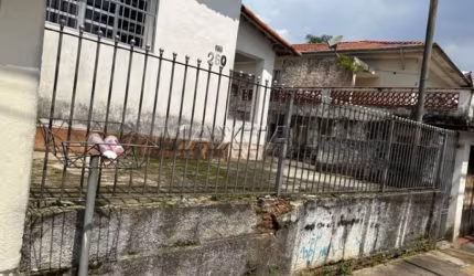Terreno com 713m² ,possuí 14,25 x 50 com 3 casas,  no bairro do Tremembé, em ótima localização!