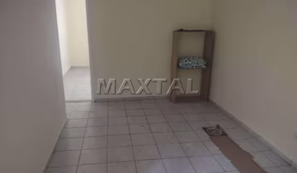 Apartamento de 02 dormitórios,1 banheiro,1 sala.1 cozinha, 500 metros ,sem vaga