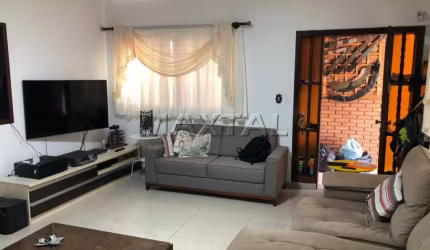 Sobrado na Região da Bortolândia com 327m², com 4 Dormitórios (2 Suítes),  4 Banheiros e 2 Vagas.
