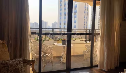 Apartamento à venda na Água Fria, de 240m². Com 5 suites e 4 vagas de garagem.