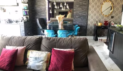 Apartamento à venda de 90m², com 2 dormitórios, 1 suíte e 2 vagas, na Santa Teresinha.