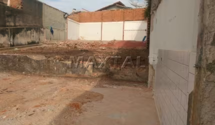 Terreno à venda na Região do Chora Menino com 400m², com 10x40. Ótima localização.