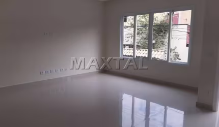 Casa com 4 Dormitórios, sendo 3 Suítes, 5 Vagas  No Bairro do Horto florestal