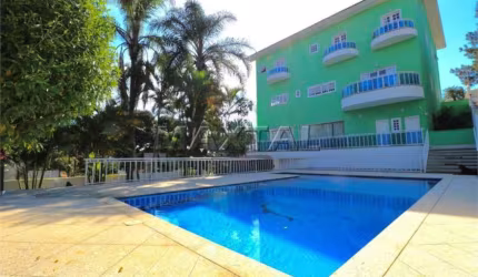 Casa no bairro do Tremembé , 1100m², 8 dormitórios, 8 suítes, 12 banheiros e 8 vagas.