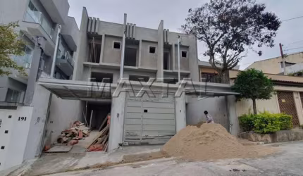 Casa à venda na Vila Roque, 3 dormitórios, 4 banheiros, 1 sala e 2 vagas de garagem.