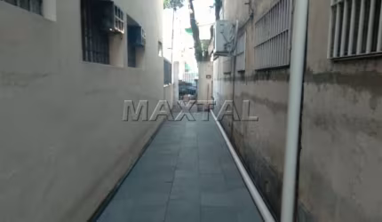 Apartamento no Térreo à venda com 1 dormitório, sala, banheiro, e terracinho, em Santana.