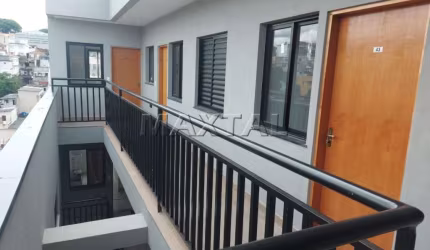 Vende-se prédio novo, ideal para renda. Com 22 apartamentos variados. Em ótima localização