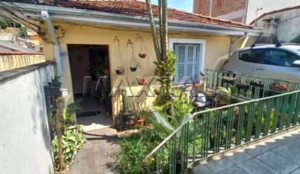 Casa para Venda com 3 Dormitórios, 3 salas, edicula mais 2 moradias com 10 de frente  boa para renda