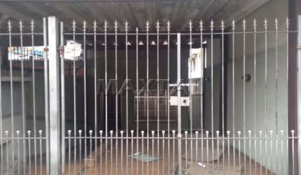 Casa  em  Santa Terezinha, com 3  dormitórios, sala, cozinha e 1 vaga de garagem.