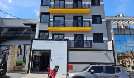 Apartamento com 2 dormitórios, de 50m², com elevador. Acabamentos de primeira linha, na Água Fria.