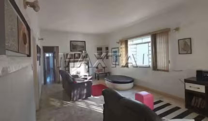 Casa na Zona Norte, no Jardim São Paulo, 6 Dormitórios sendo 1 Suíte, 8 Vagas com  320m².