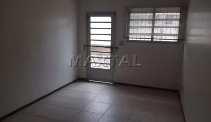 Sobrado na Zona Norte, no Bairro Santana com 3 Dormitórios e 1 Suíte, 4 Vagas cobertas com 294m².