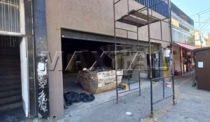 Sala comercial para locação na Cruzeiro do Sul, de 200m². A 50 metros do metrô Santana.