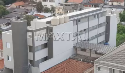 Apartamento novo de 2 dormitórios, 1 vaga, mobiliado, pronto para morar junto á Avenida Água Fria.