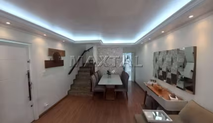 Sobrado à venda de 200m². Com 4 dormitórios 3 são suítes, 4 vagas, 4 banheiros e edícula.