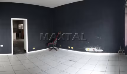 Casa à venda de 300m², no Limão. Com 3 dormitórios, 2 salas, 2 banheiros e 6 vagas de garagem.