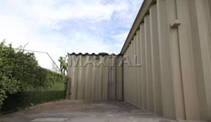 Galpão para locação, no Parque Novo Mundo, com área total de terreno de 3.054m².