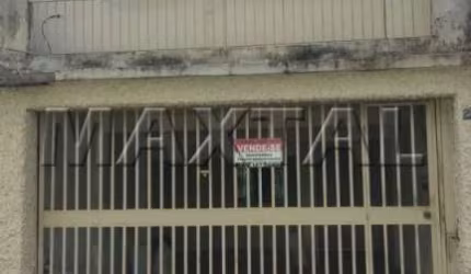Sobrado vende-se  2 dormitórios,  sala, cozinha, 3  banheiros e 2  vagas de  garagem.