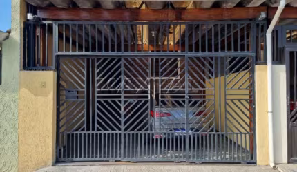 Casa de Vila Nilo com 130m², 4 Dormitórios, 3 Banheiros, 1 Suíte e 2 Vagas.