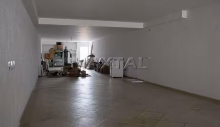 Sobrado de 450 m², Vila Mariza  Mazzei,  3 dormitórios, 1 suíte, 1 sala, 1 cozinha e 1 banheiro.